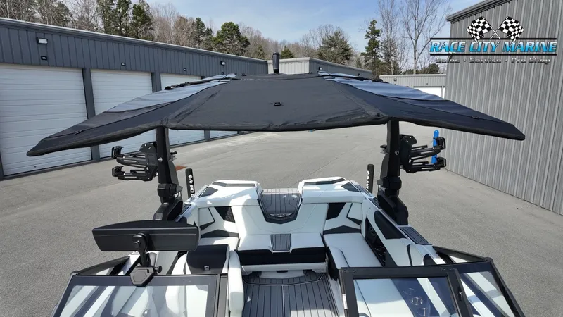 Slide: The Image of Nautique Super Air Nautique S21 2026 - 34