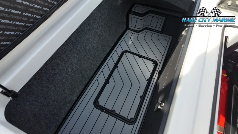 Slide: The Image of Nautique Super Air Nautique S21 2026 - 35