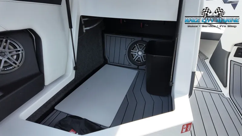 Slide: The Image of Nautique Super Air Nautique S21 2026 - 36