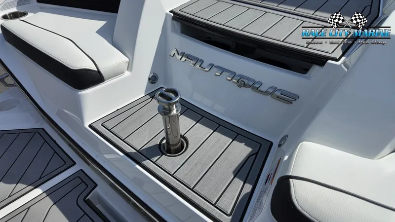 Slide: The Image of Nautique Super Air Nautique S21 2026 - 39