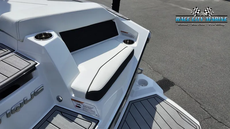 Slide: The Image of Nautique Super Air Nautique S21 2026 - 42