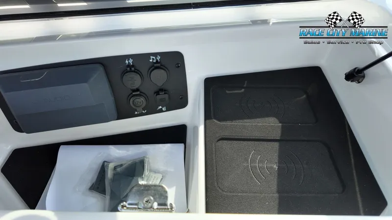 Slide: The Image of Nautique Super Air Nautique S21 2026 - 44