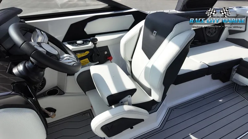 Slide: The Image of Nautique Super Air Nautique S21 2026 - 46