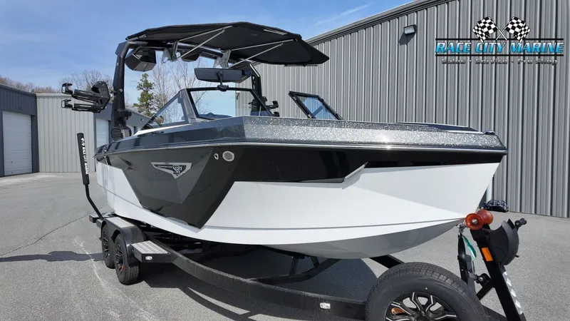 Slide: The Image of Nautique Super Air Nautique S21 2026 - 5