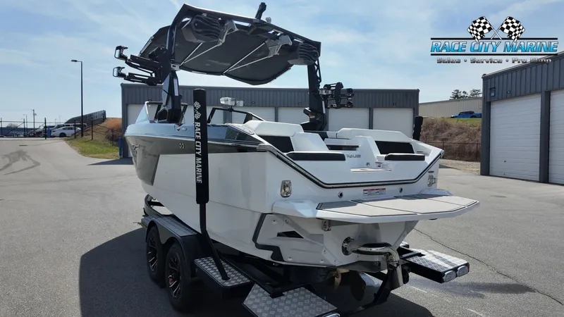 Slide: The Image of Nautique Super Air Nautique S21 2026 - 7