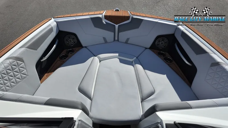 Slide: The Image of Nautique Super Air Nautique GS22 2026 - 14