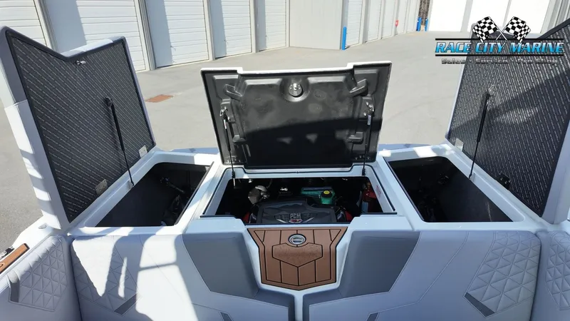 Slide: The Image of Nautique Super Air Nautique GS22 2026 - 18