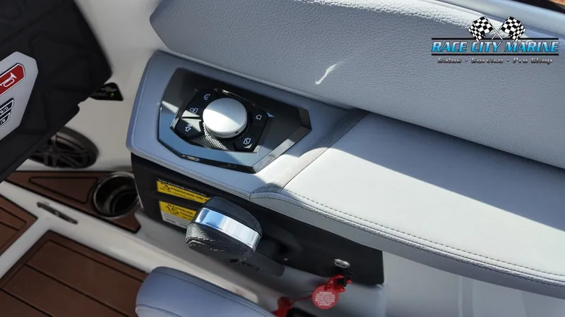 Slide: The Image of Nautique Super Air Nautique GS22 2026 - 19