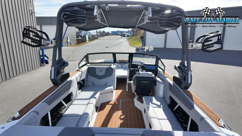 Slide: The Image of Nautique Super Air Nautique GS22 2026 - 24