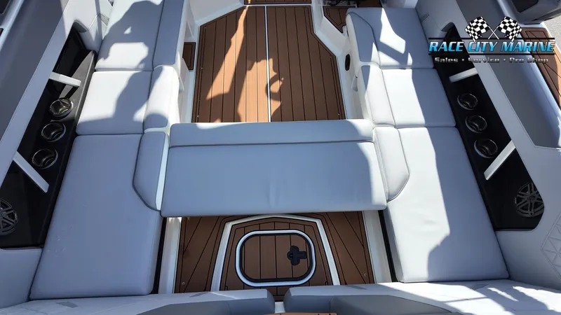 Slide: The Image of Nautique Super Air Nautique GS22 2026 - 36