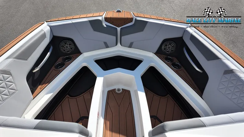Slide: The Image of Nautique Super Air Nautique GS22 2026 - 45