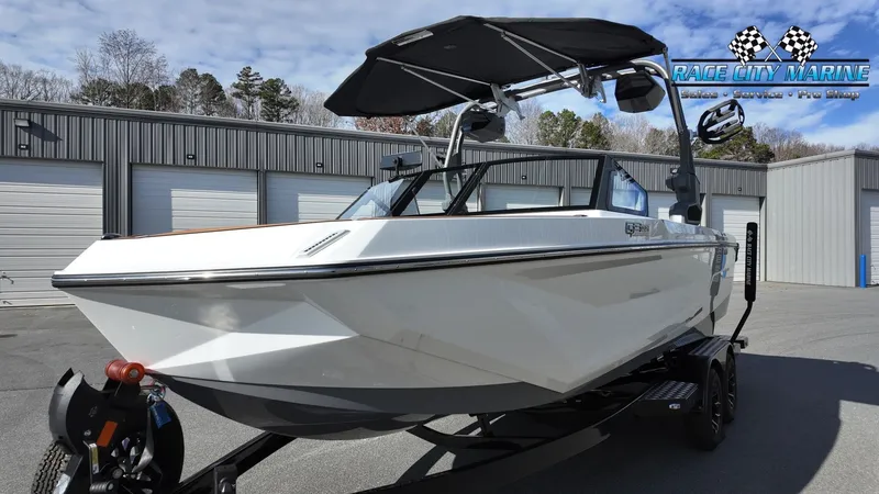 Slide: The Image of Nautique Super Air Nautique GS22 2026 - 6