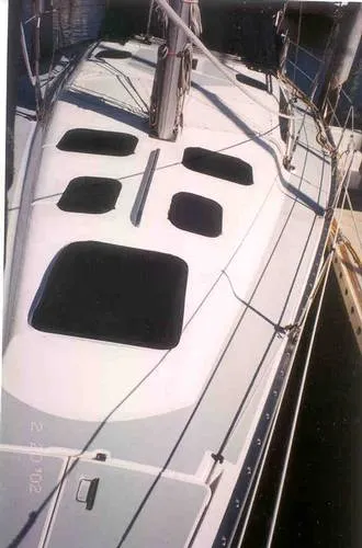 Slide: The Image of Hunter 40.5 1997 - 9