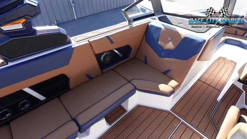 Slide: The Image of Nautique Super Air Nautique GS22 2025 - 33