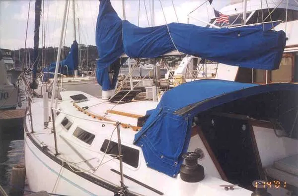 Slide: The Image of Catalina Sloop 1979 - 2