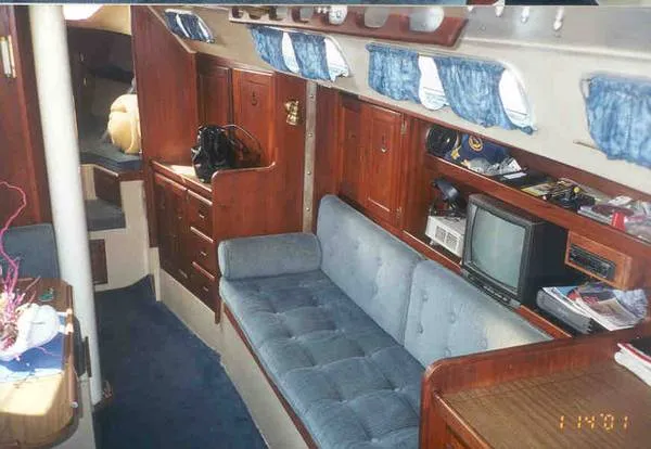 Slide: The Image of Catalina Sloop 1979 - 4
