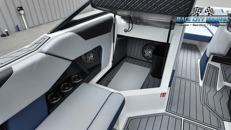 Slide: The Image of Nautique Super Air Nautique S23 2026 - 10