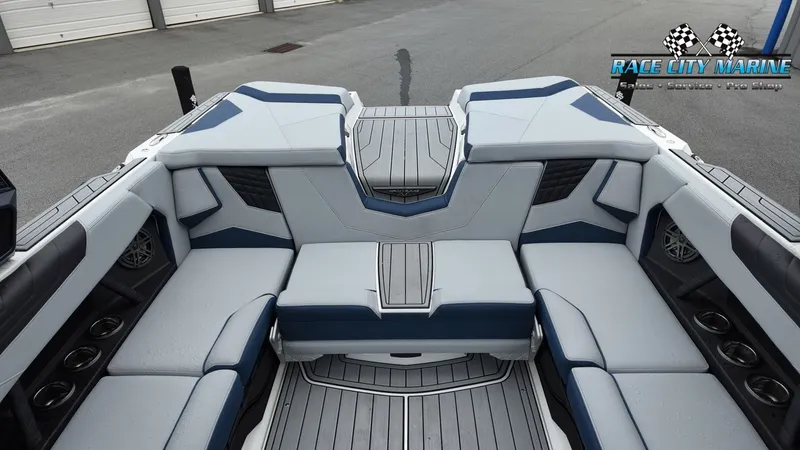 Slide: The Image of Nautique Super Air Nautique S23 2026 - 16