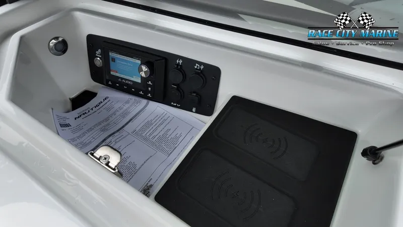 Slide: The Image of Nautique Super Air Nautique S23 2026 - 22