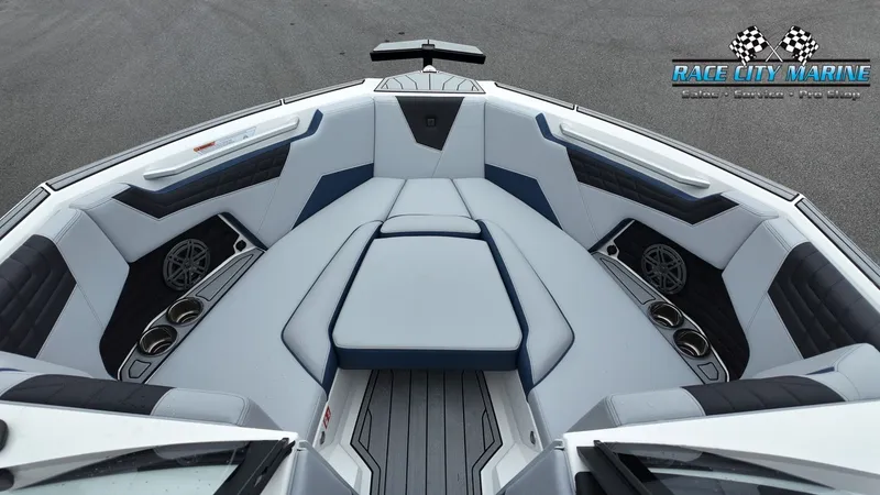 Slide: The Image of Nautique Super Air Nautique S23 2026 - 32