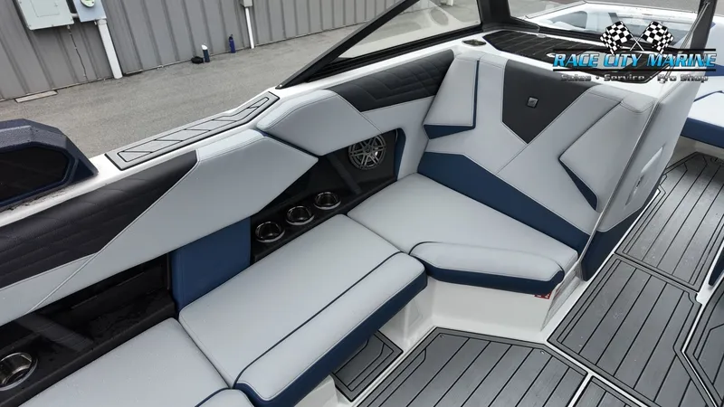 Slide: The Image of Nautique Super Air Nautique S23 2026 - 41