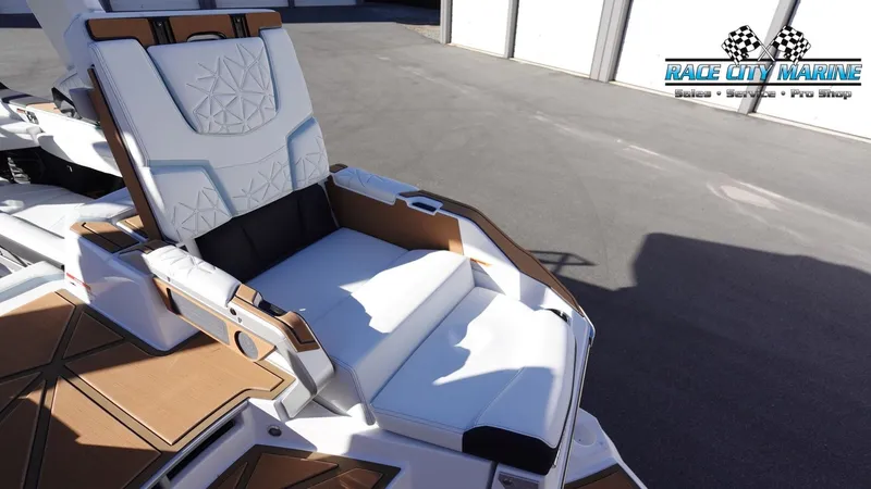 Slide: The Image of Nautique Super Air Nautique G23 Paragon 2025 - 28