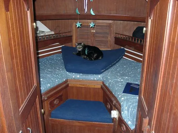 Slide: The Image of Sea Chief Sea Explorer SE38 Trawler 1979 - 1