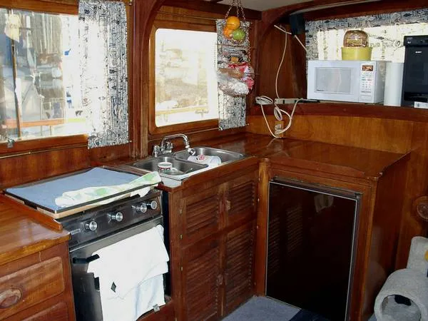Slide: The Image of Sea Chief Sea Explorer SE38 Trawler 1979 - 3
