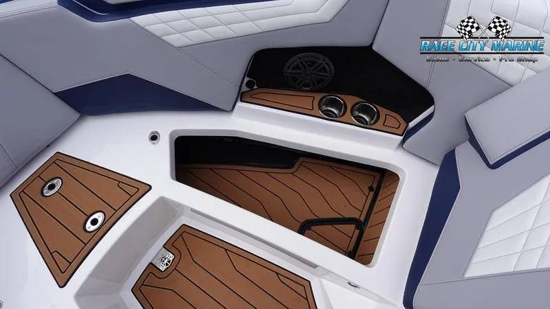 Slide: The Image of Nautique Super Air Nautique S23 2025 - 10