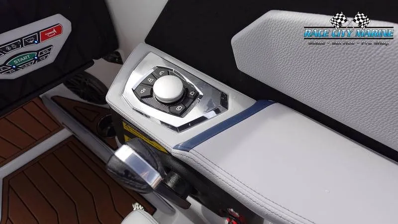 Slide: The Image of Nautique Super Air Nautique S23 2025 - 24