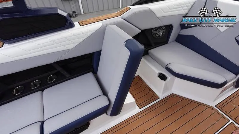 Slide: The Image of Nautique Super Air Nautique S23 2025 - 27