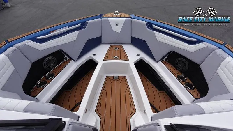 Slide: The Image of Nautique Super Air Nautique S23 2025 - 9