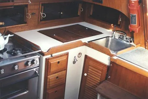 Slide: The Image of Islander Sloop 1976 - 3