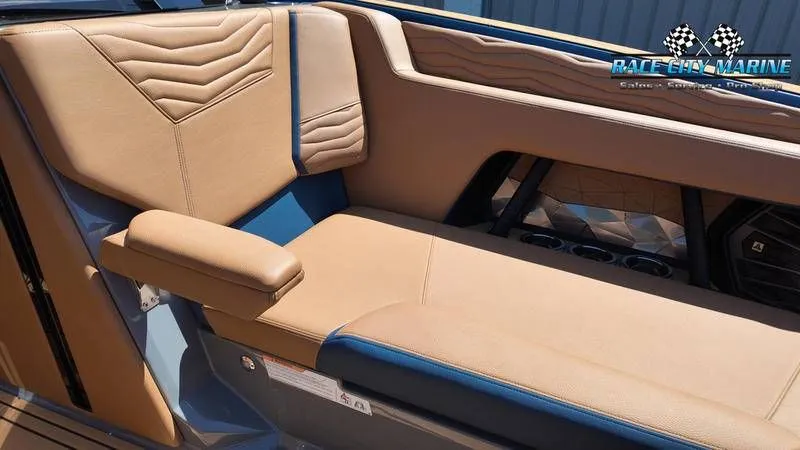 Slide: The Image of Nautique G25 2025 - 17