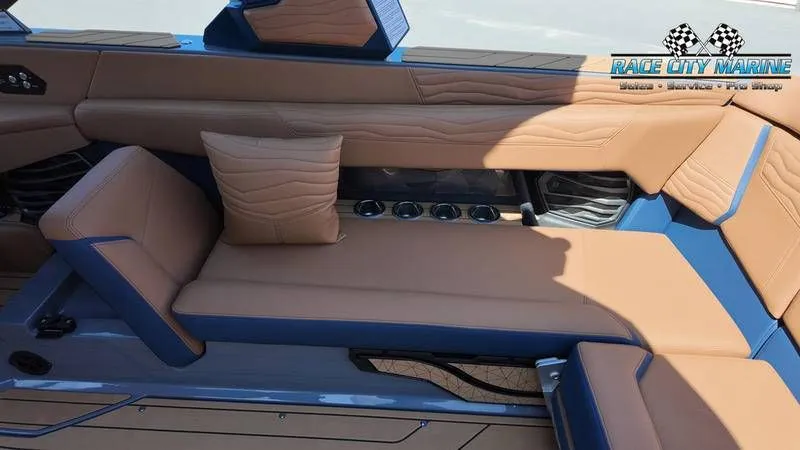 Slide: The Image of Nautique G25 2025 - 28