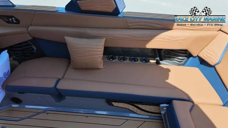 Slide: The Image of Nautique G25 2025 - 30