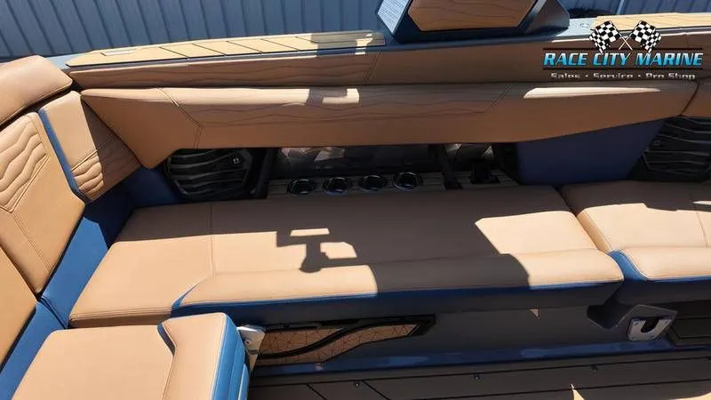 Slide: The Image of Nautique G25 2025 - 48