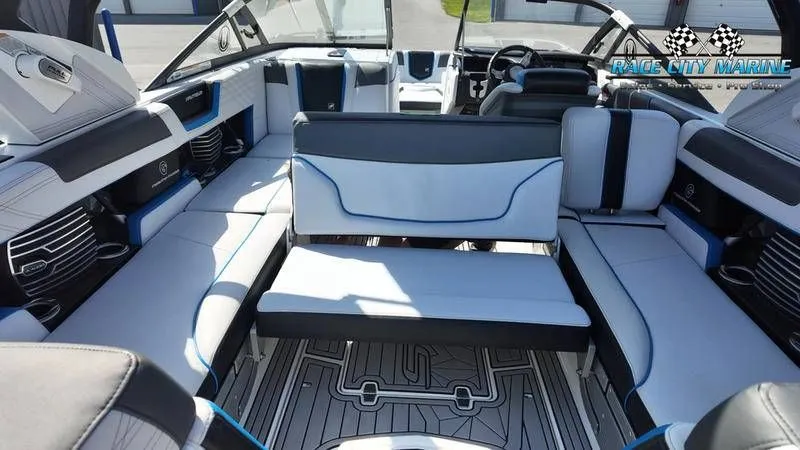 Slide: The Image of Nautique G23 2018 - 19