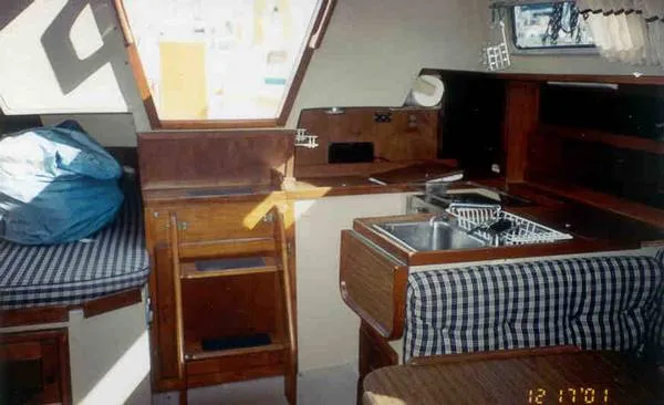 Slide: The Image of Catalina Sloop 1981 - 2
