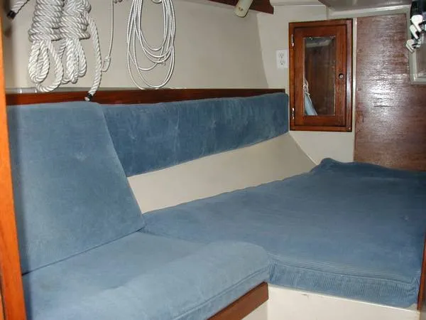Slide: The Image of Catalina Sloop 1988 - 2