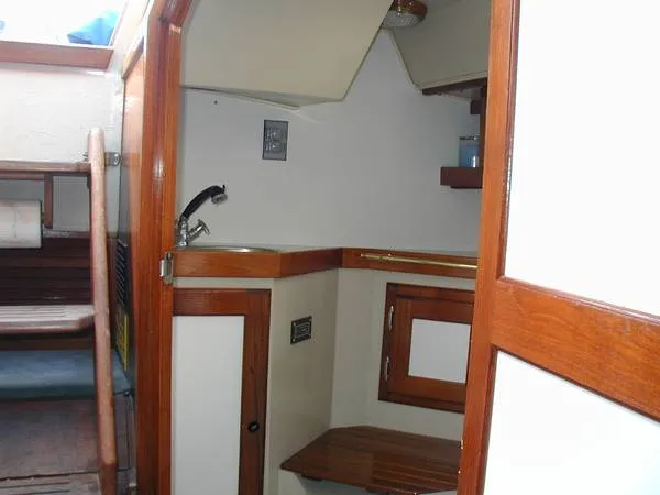 Slide: The Image of Catalina Sloop 1988 - 3