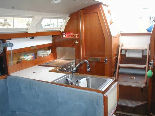 Slide: The Image of Catalina Sloop 1988 - 4