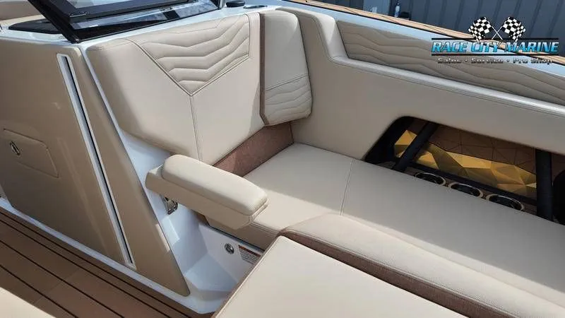 Slide: The Image of Nautique G25 2025 - 23