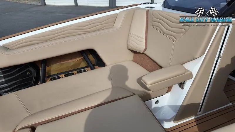 Slide: The Image of Nautique G25 2025 - 24