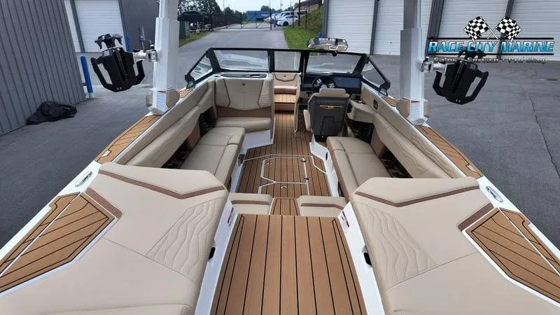 Slide: The Image of Nautique G25 2025 - 33