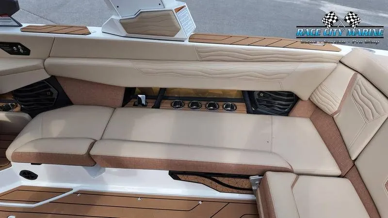 Slide: The Image of Nautique G25 2025 - 47