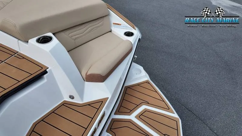 Slide: The Image of Nautique G25 2025 - 54