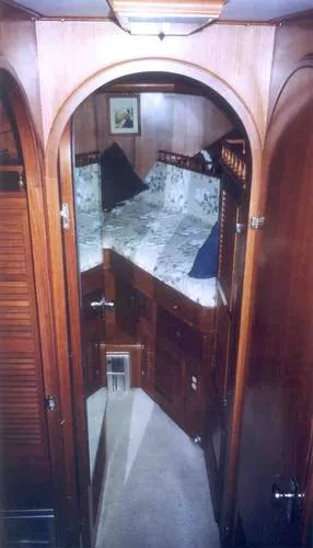 Slide: The Image of Spindrift Sundeck Motoryacht 1984 - 10