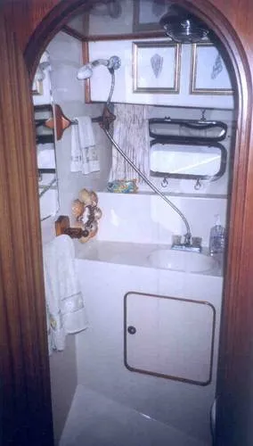 Slide: The Image of Spindrift Sundeck Motoryacht 1984 - 11
