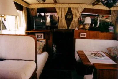 Slide: The Image of Spindrift Sundeck Motoryacht 1984 - 8